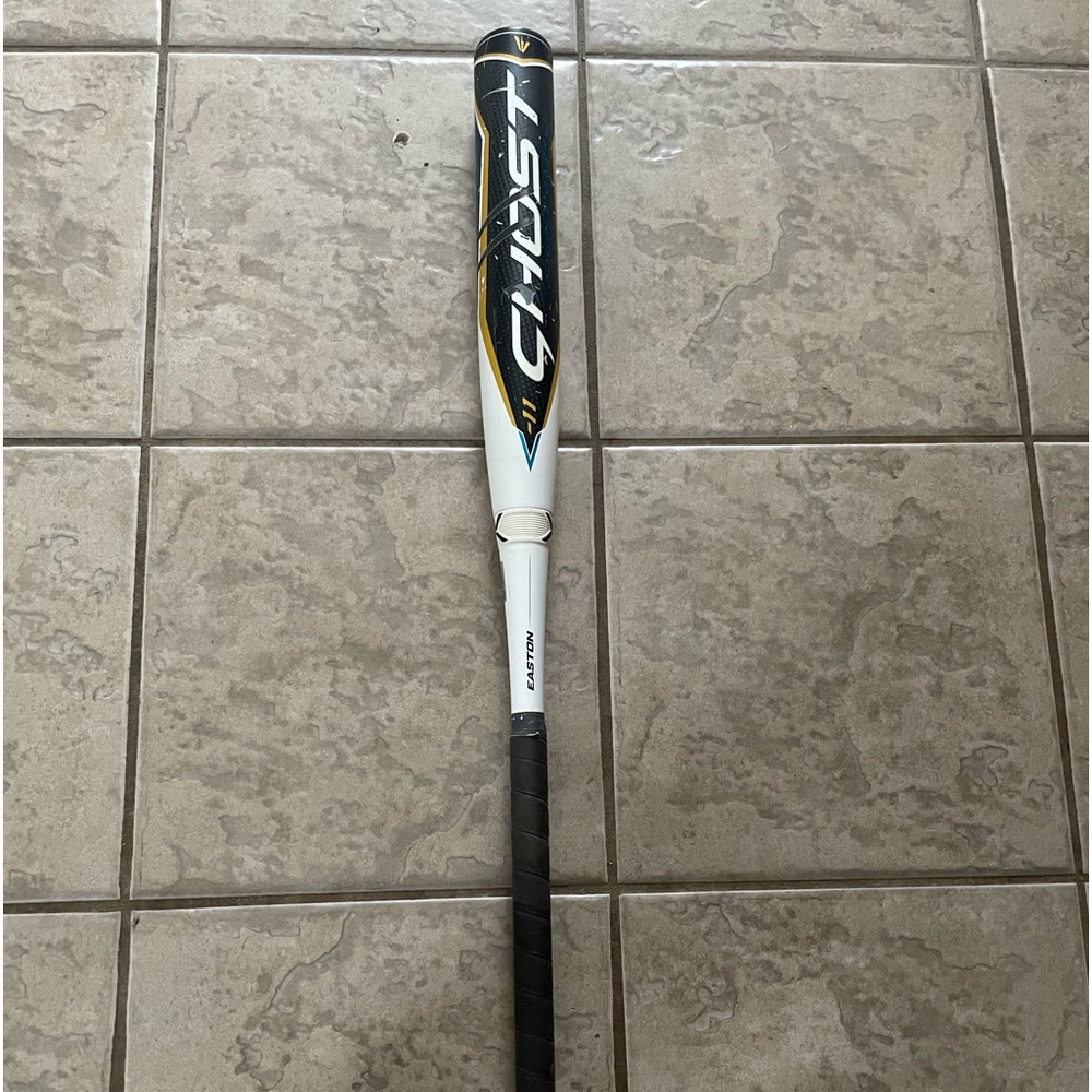 Easton ghost softball bat great condition paint is chipped but no cracks